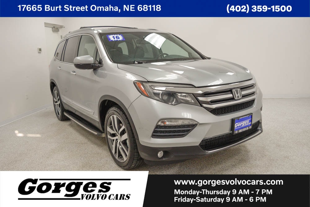 2016 Honda Pilot Elite's photo