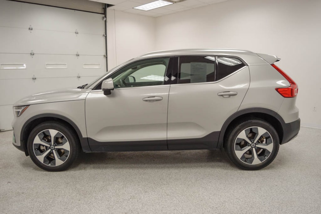 Certified 2023 Volvo XC40 B5 AWD Plus Bright SUV