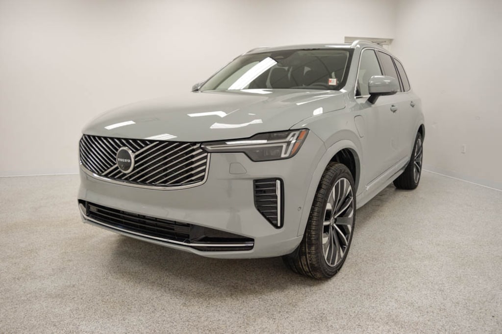 New 2026 Volvo XC90 plug-in hybrid T8 Plus 7-Seater SUV