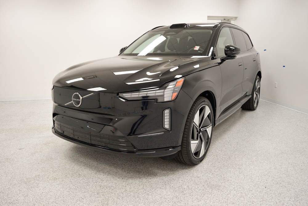 2025 Volvo EX90 Twin Motor Performance Ultra photo 2