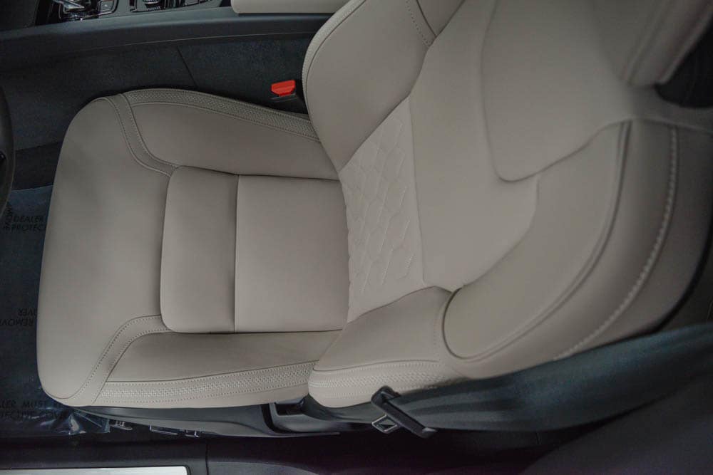 2026 Volvo XC60 Plus - Photo 11