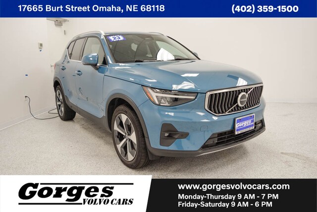 2023 Volvo XC40 B5 AWD Plus Bright SUV