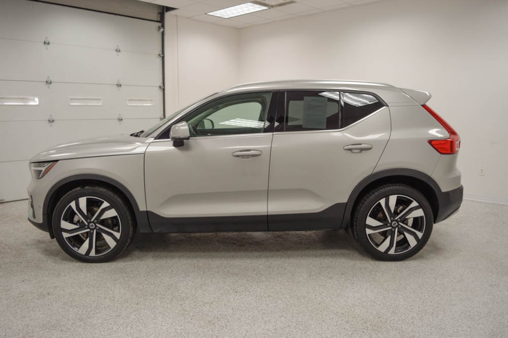 Certified 2025 Volvo XC40 B5 Plus Bright Theme SUV