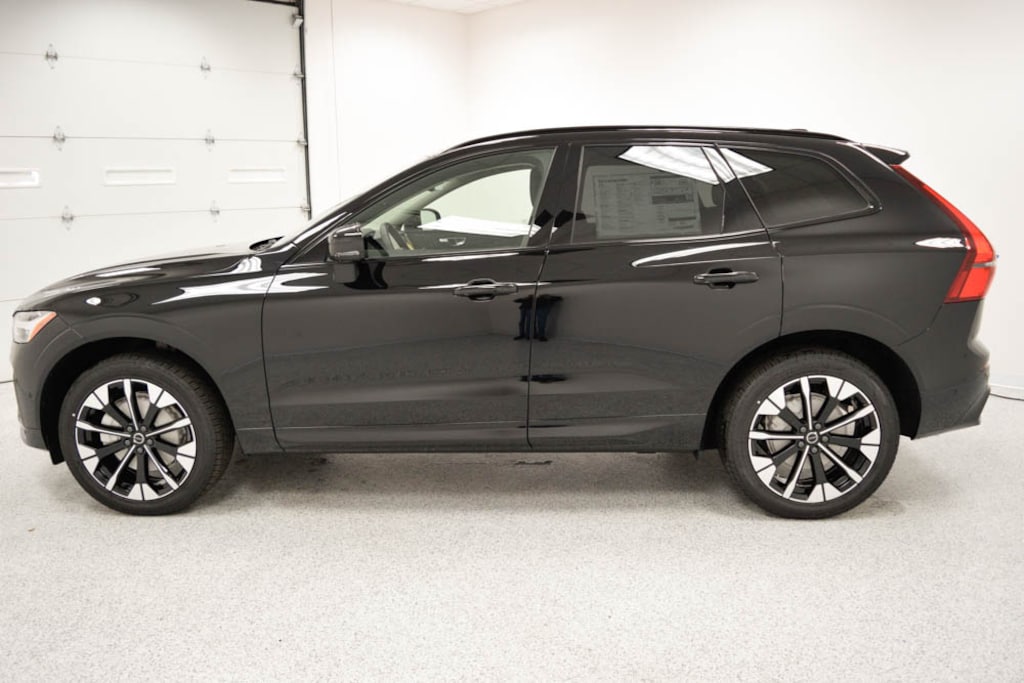 New 2026 Volvo XC60 B5 Plus SUV