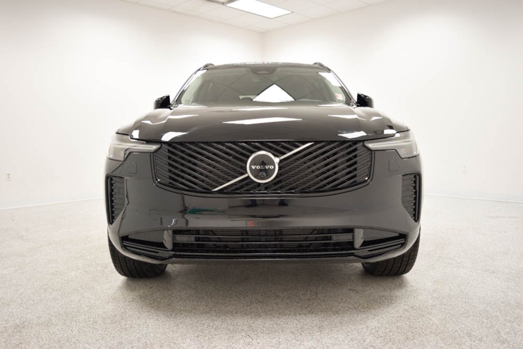 New 2026 Volvo XC90 B6 Ultra Dark Theme 6-Seater SUV