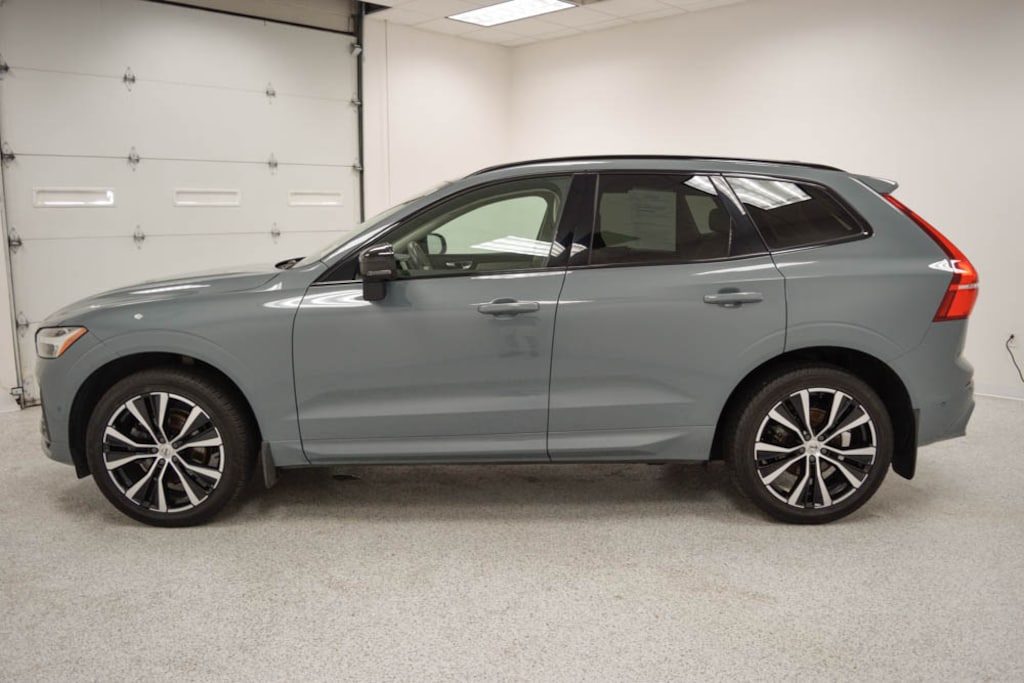 Certified 2023 Volvo XC60 B5 AWD Ultimate Dark SUV