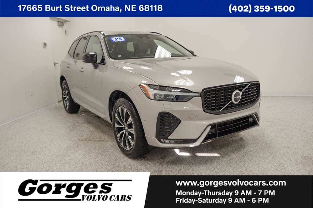 2025 Volvo XC60 Plus's photo