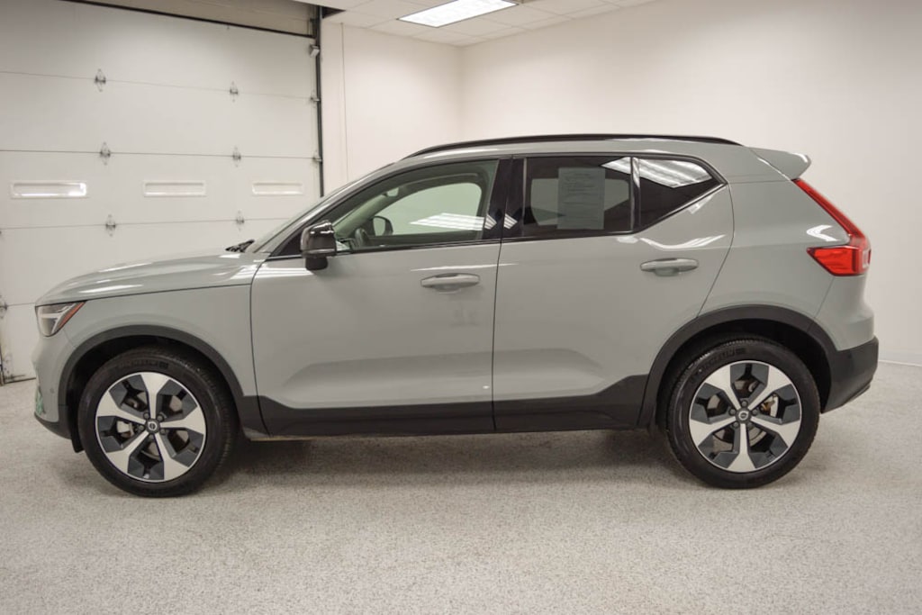 Certified 2026 Volvo XC40 B5 Plus SUV