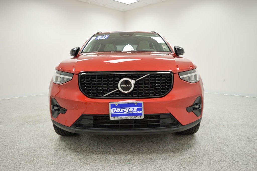 Certified 2023 Volvo XC40 B5 AWD Plus Dark SUV