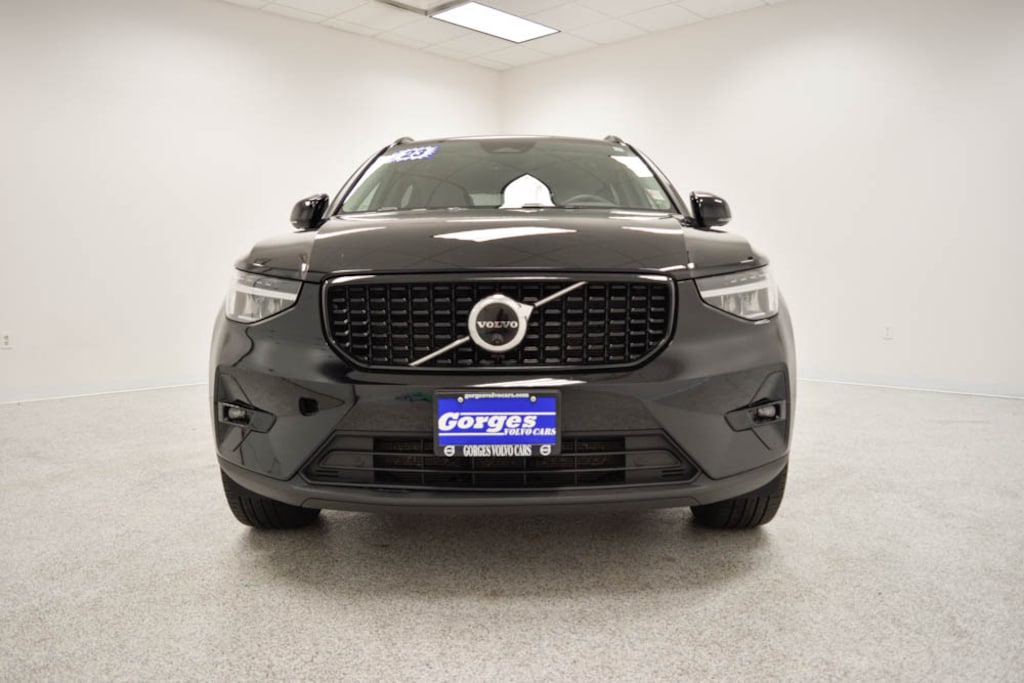 Certified 2023 Volvo XC40 B5 AWD Ultimate Dark SUV