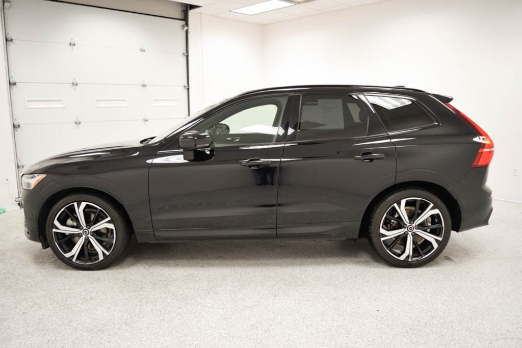 Used 2023 Volvo XC60 B6 AWD Ultimate Dark SUV