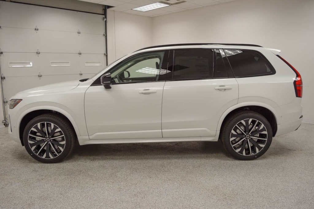 New 2026 Volvo XC90 B6 Ultra Dark Theme 6-Seater SUV