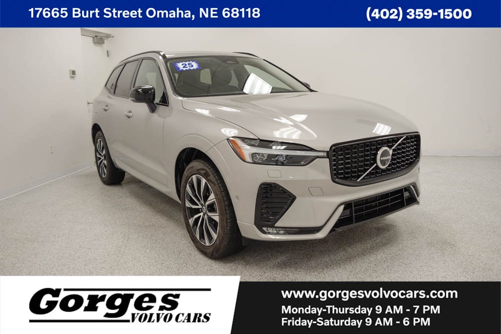 2025 Volvo XC60 Plus's photo