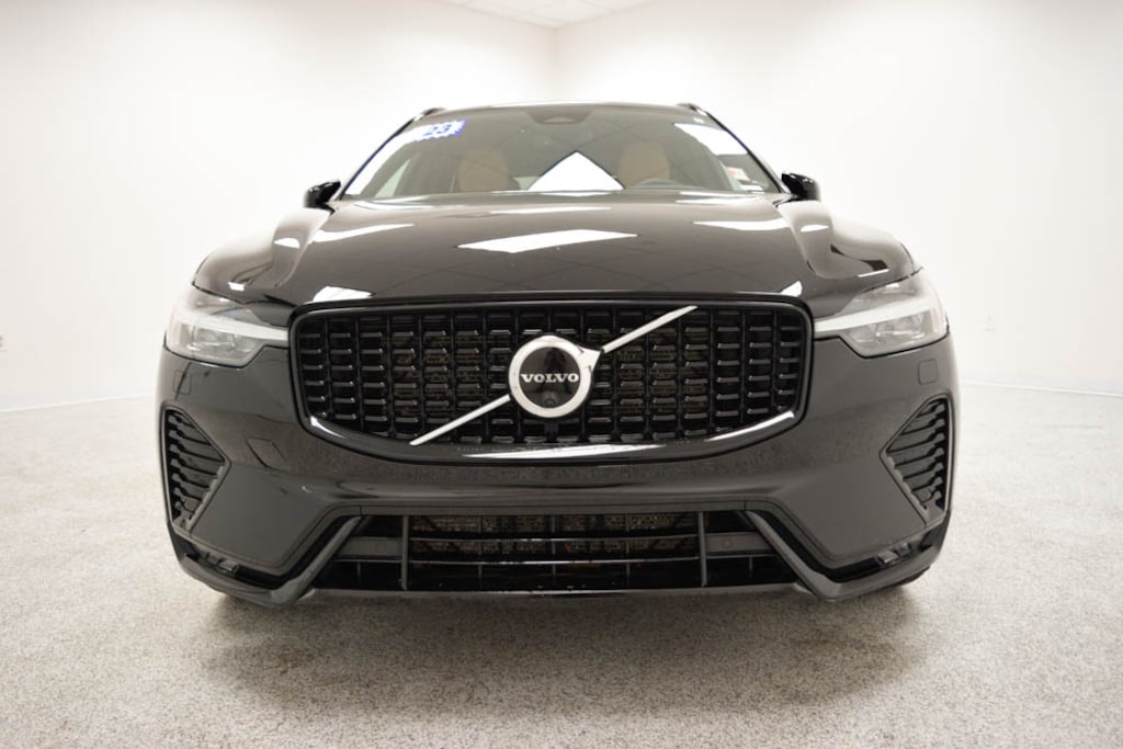 Used 2023 Volvo XC60 B6 AWD Ultimate Dark SUV