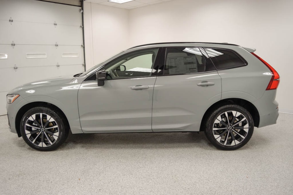 New 2026 Volvo XC60 B5 Plus SUV