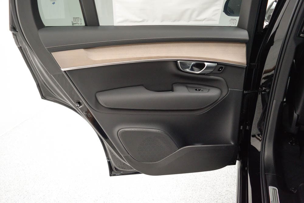 2026 Volvo XC90 Plus - Photo 30