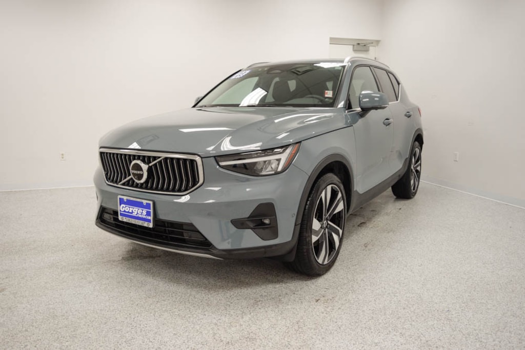 Certified 2023 Volvo XC40 B5 AWD Ultimate Bright SUV