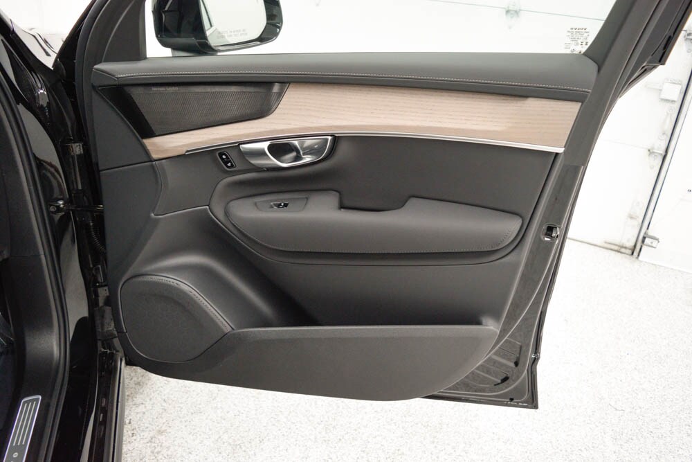 2026 Volvo XC90 Plus - Photo 21