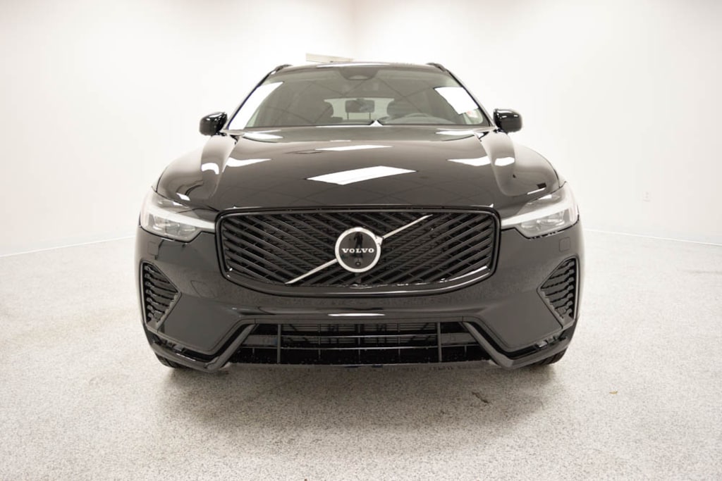 New 2026 Volvo XC60 B5 Plus SUV