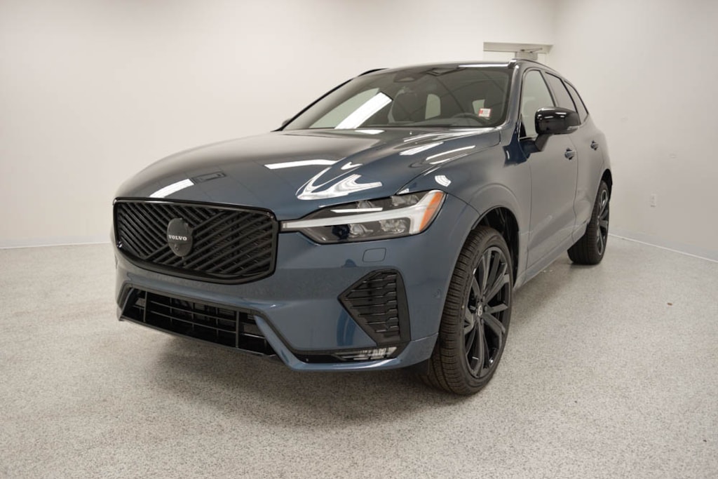 New 2026 Volvo XC60 B5 Ultra Black Edition SUV