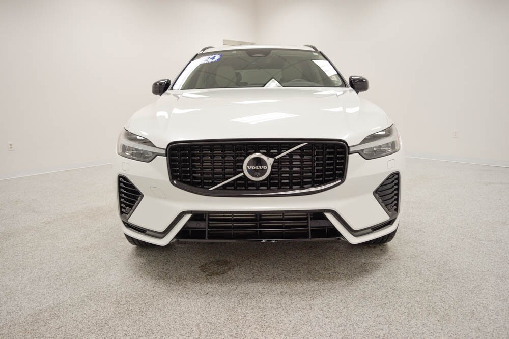 2024 Volvo XC60 Hybrid T8 Plus photo 2