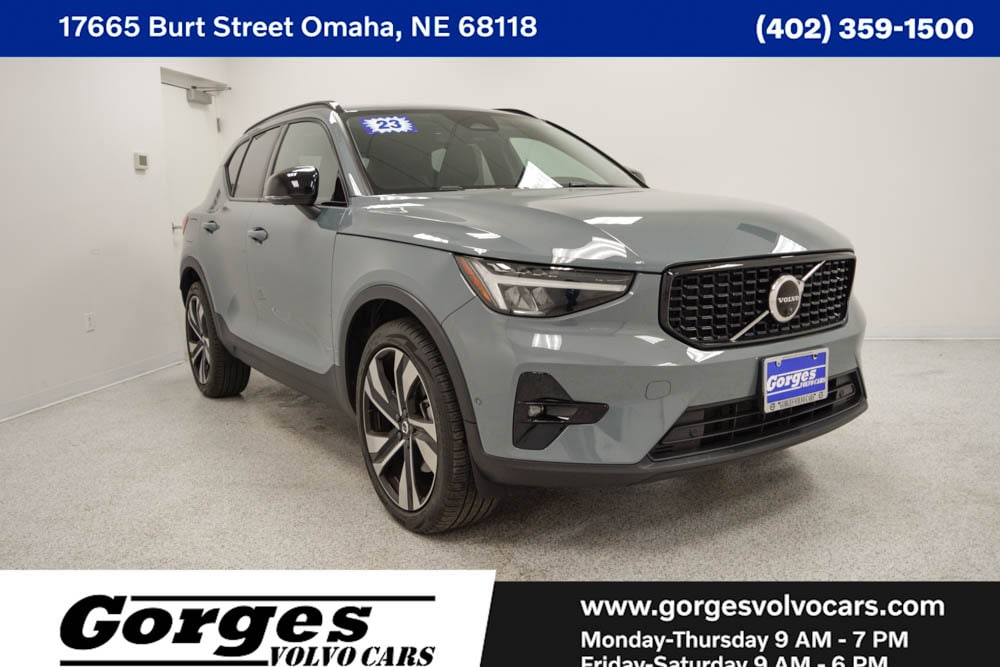 2023 Volvo XC40 B5 Plus Dark AWD's photo