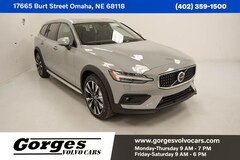 New 2025 Volvo V60 Cross Country B5 Ultra AWD Wagon Omaha Nebraska