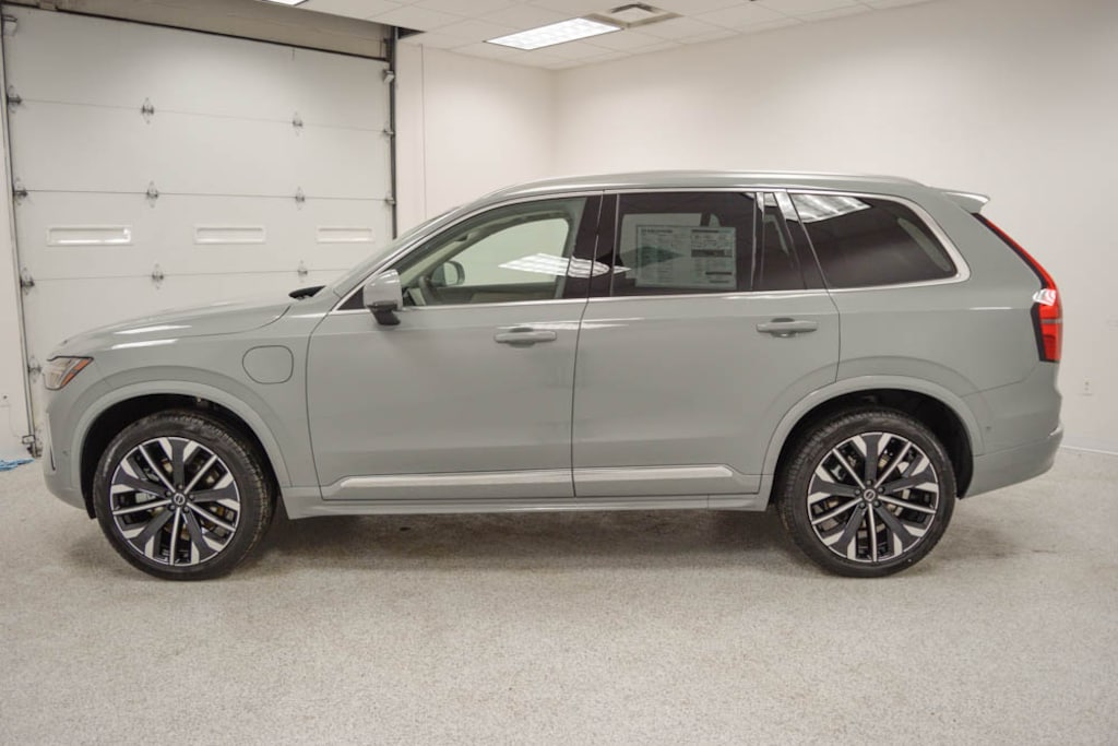 New 2026 Volvo XC90 plug-in hybrid T8 Plus 7-Seater SUV