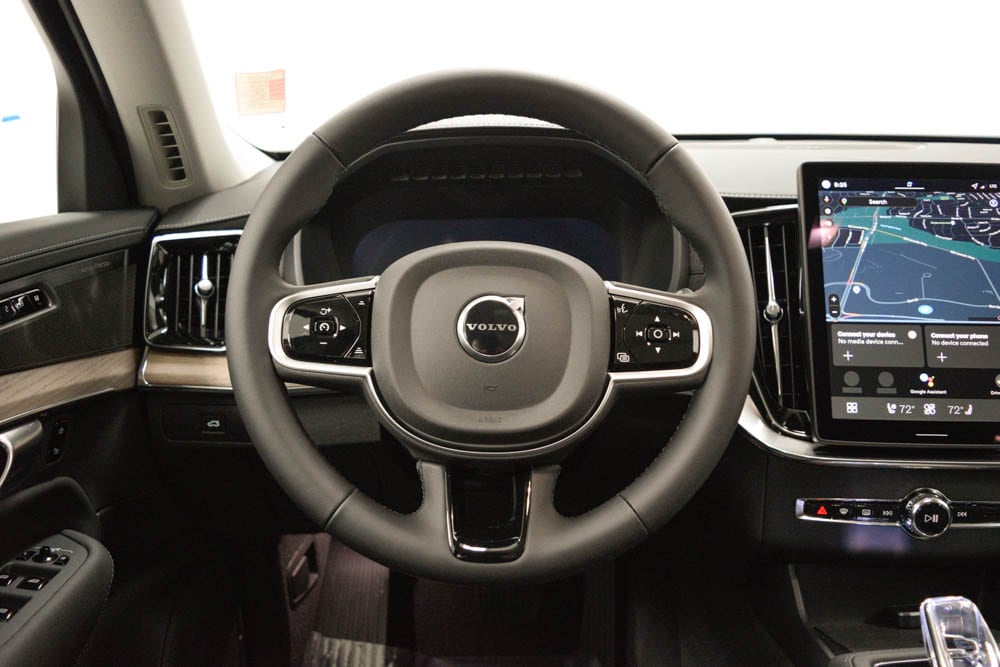 2026 Volvo XC90 Plus - Photo 13