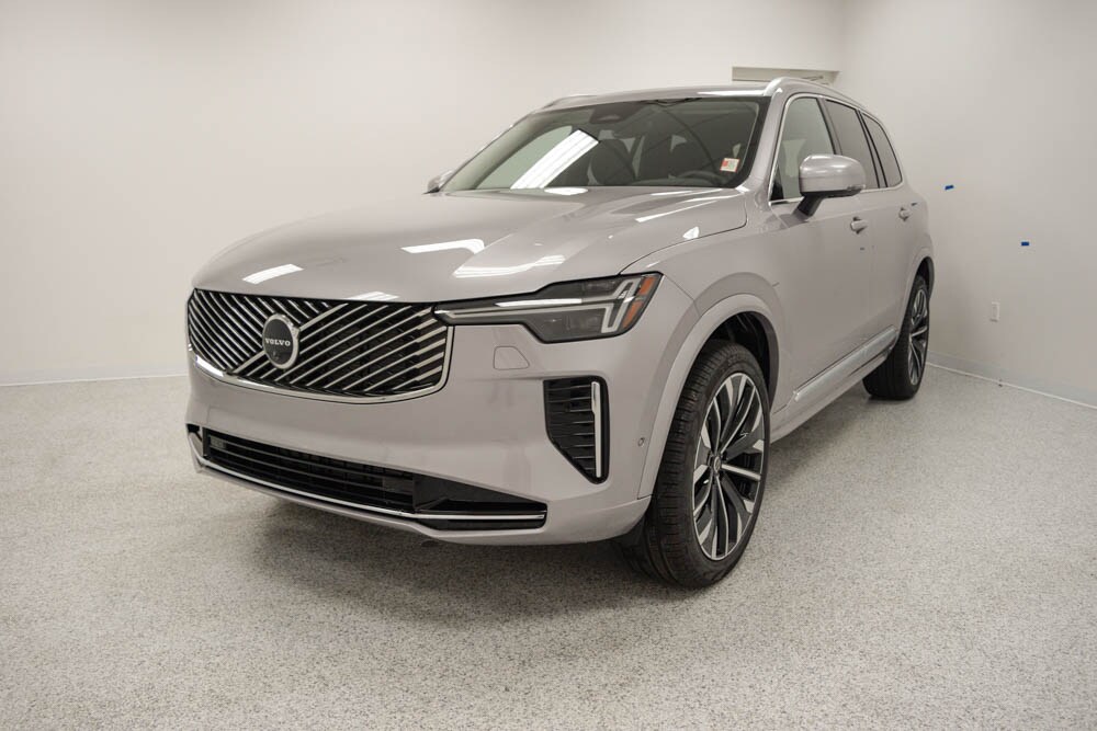 2026 Volvo XC90 Plus photo 2