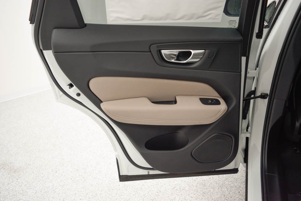 2026 Volvo XC60 Plus - Photo 30