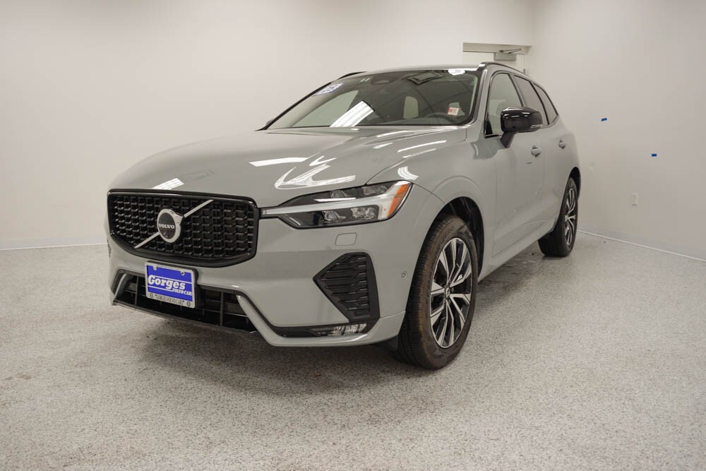 2025 Volvo XC60 B5 Plus photo 3