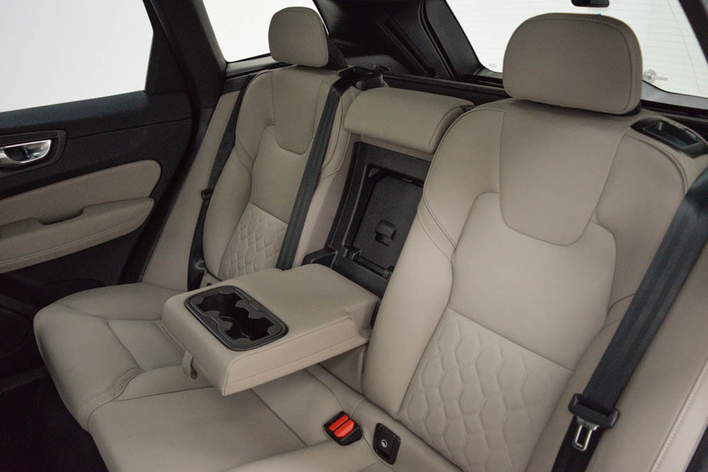 2026 Volvo XC60 Plus - Photo 32