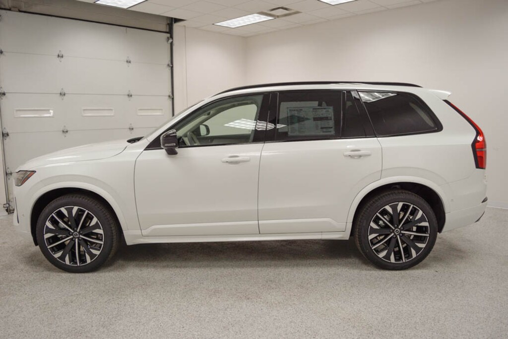 New 2026 Volvo XC90 B6 Ultra Dark Theme 6-Seater SUV