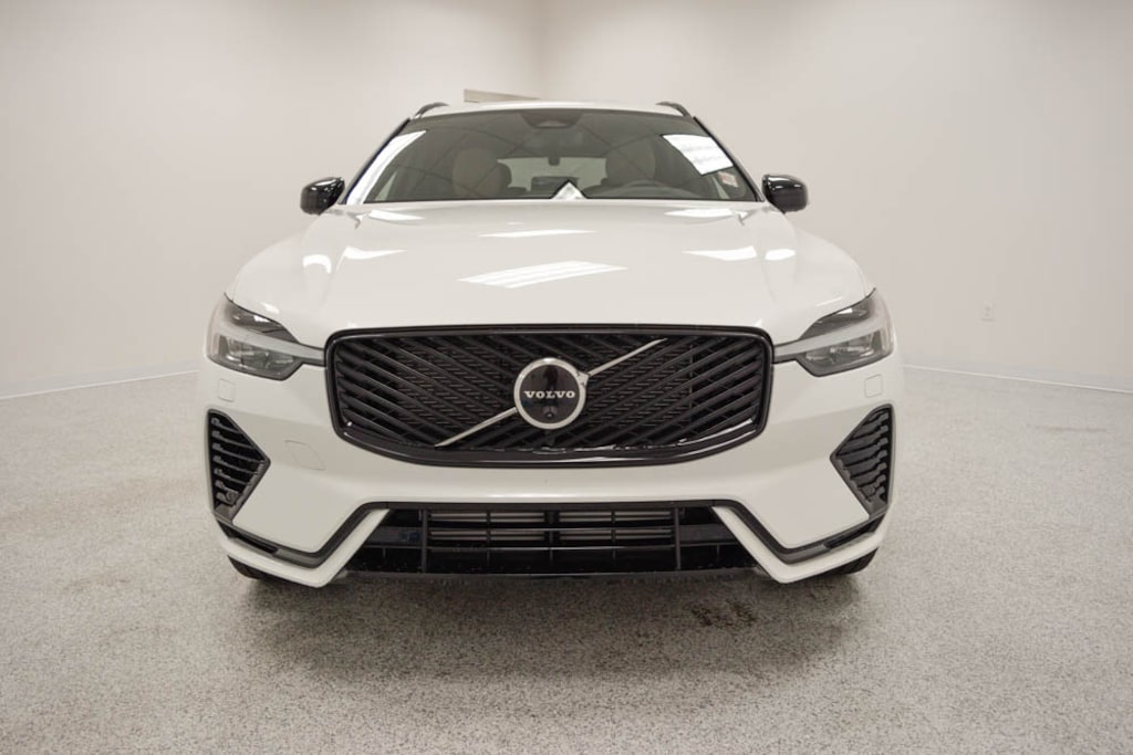 New 2026 Volvo XC60 plug-in hybrid T8 Plus SUV