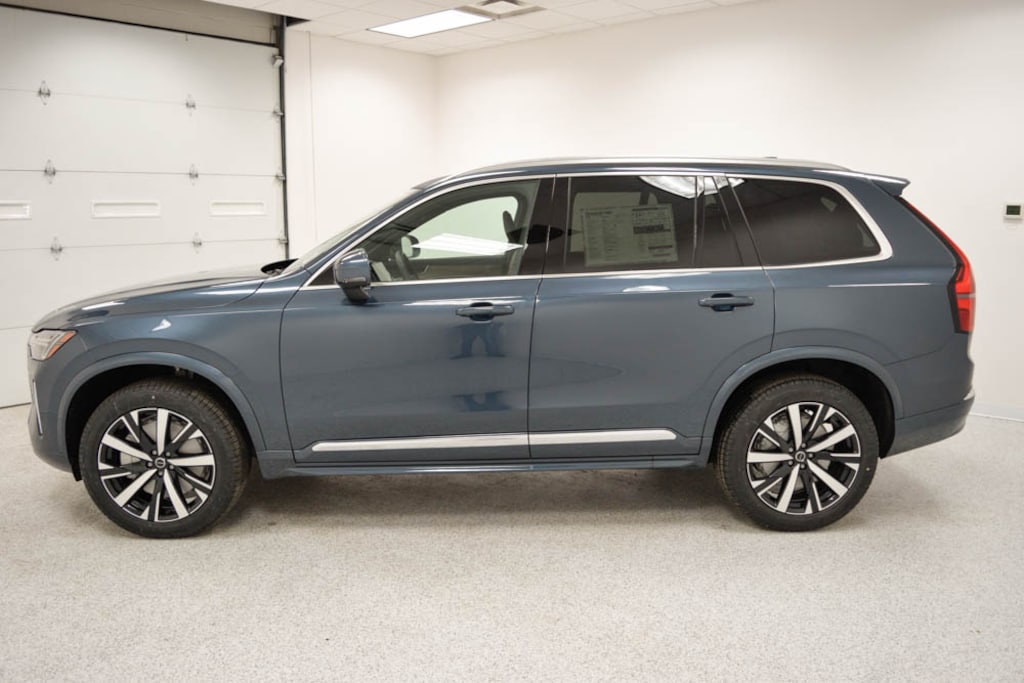 New 2026 Volvo XC90 B5 Core SUV