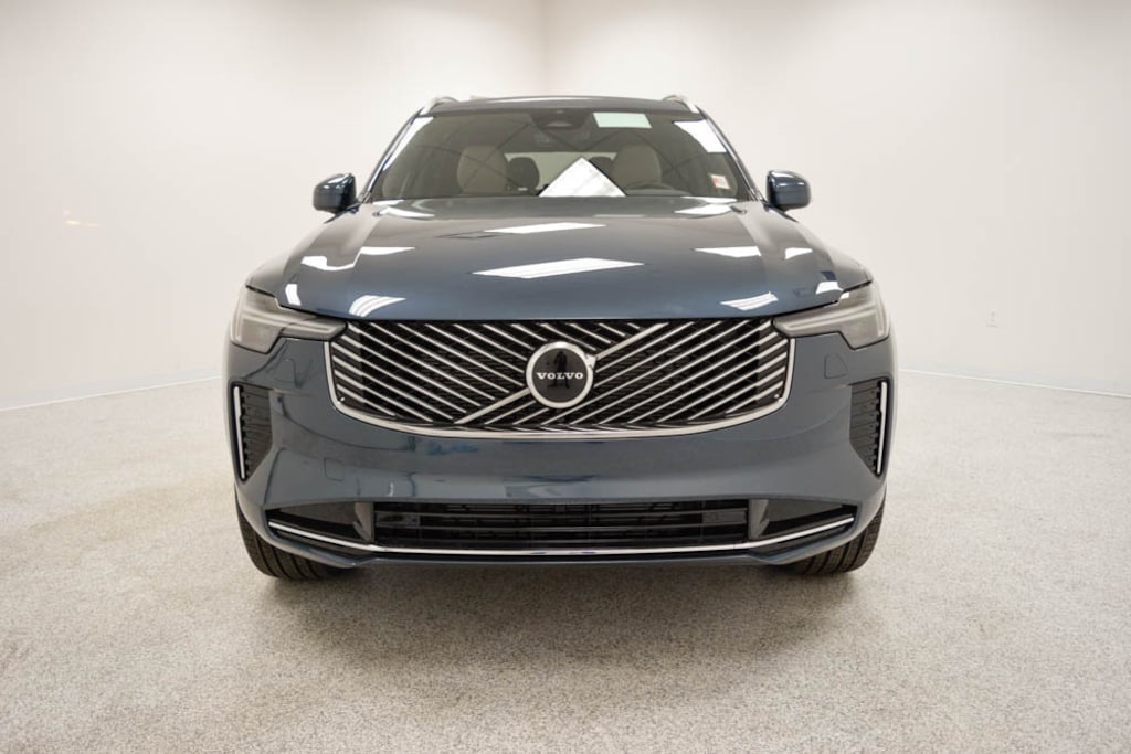 New 2026 Volvo XC90 B5 Core SUV