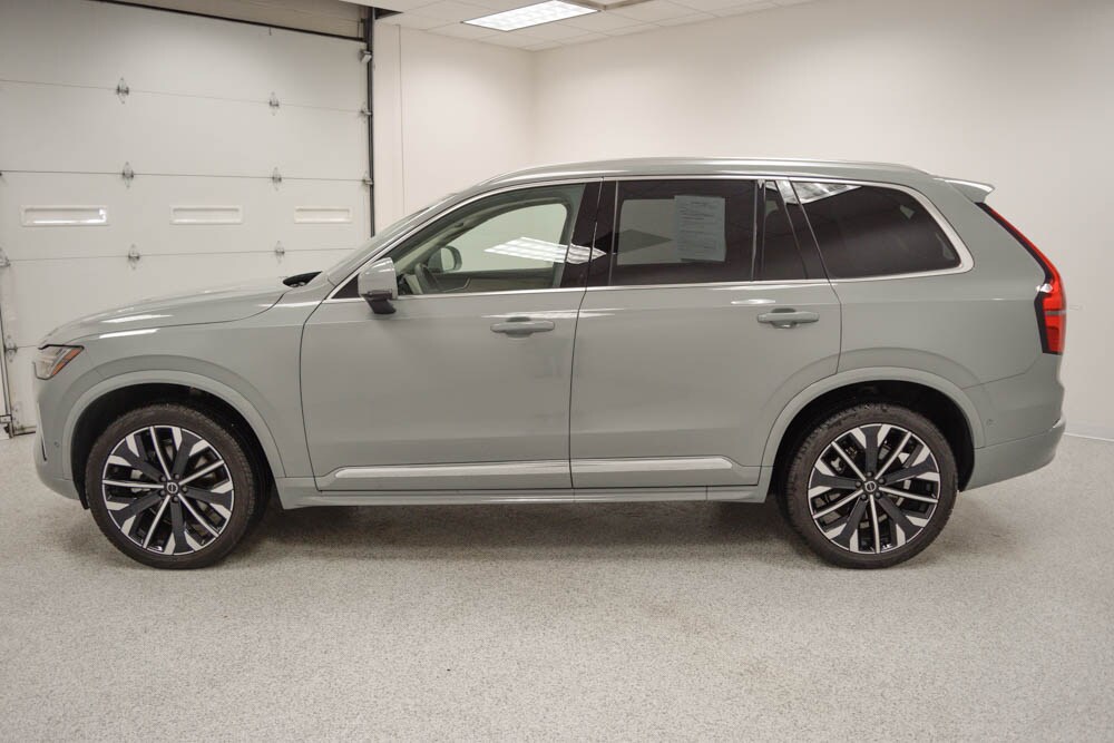 2025 Volvo XC90 Plus photo 3