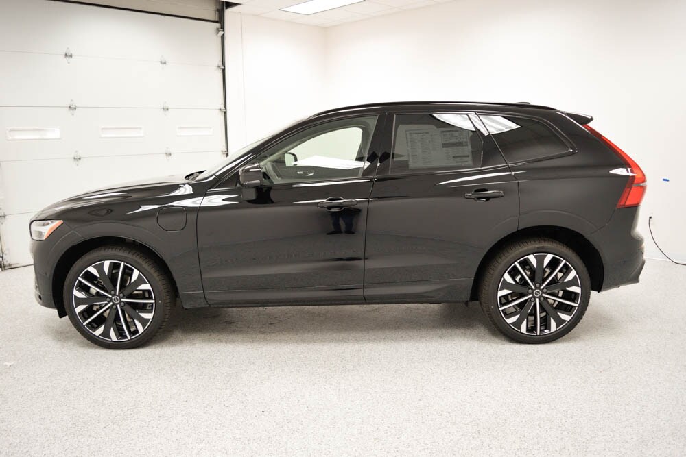2026 Volvo XC60 Hybrid T8 photo 4