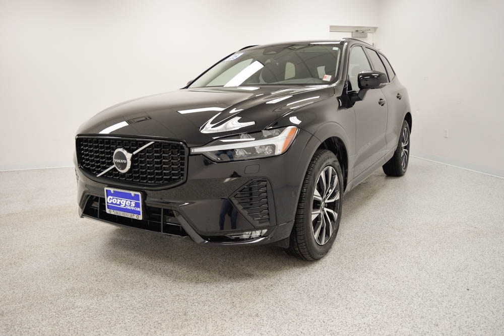 2025 Volvo XC60 B5 Plus photo 3