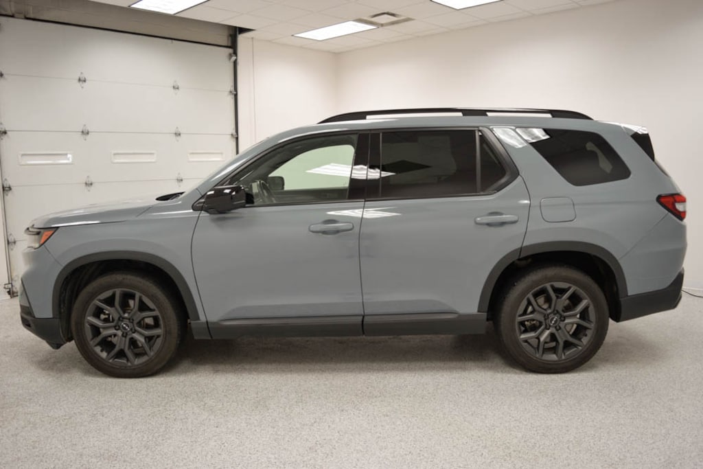 Used 2025 Honda Pilot Black Edition SUV