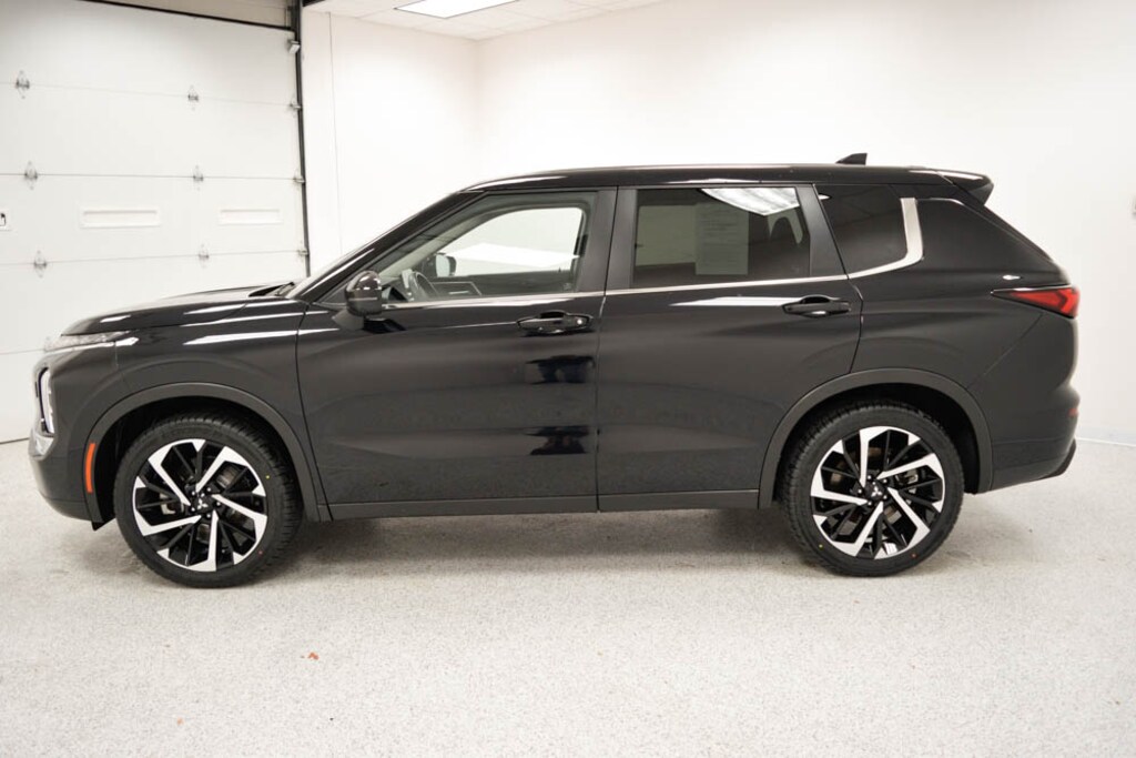 Used 2024 Mitsubishi Outlander SE SUV
