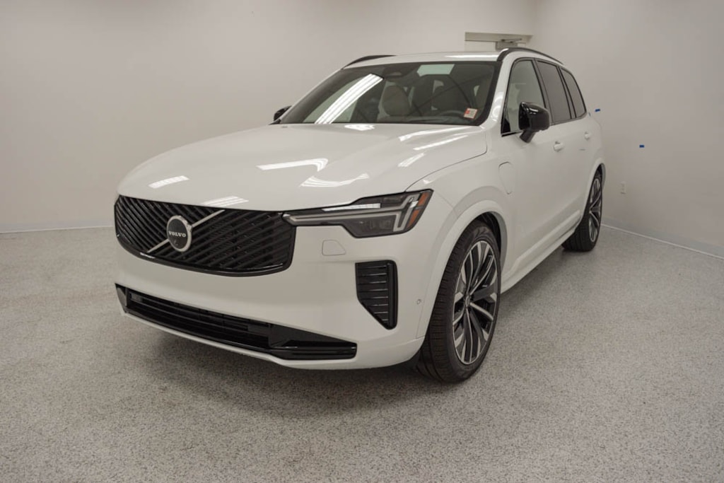 New 2026 Volvo XC90 plug-in hybrid T8 Ultra Dark Theme 7-Seater SUV