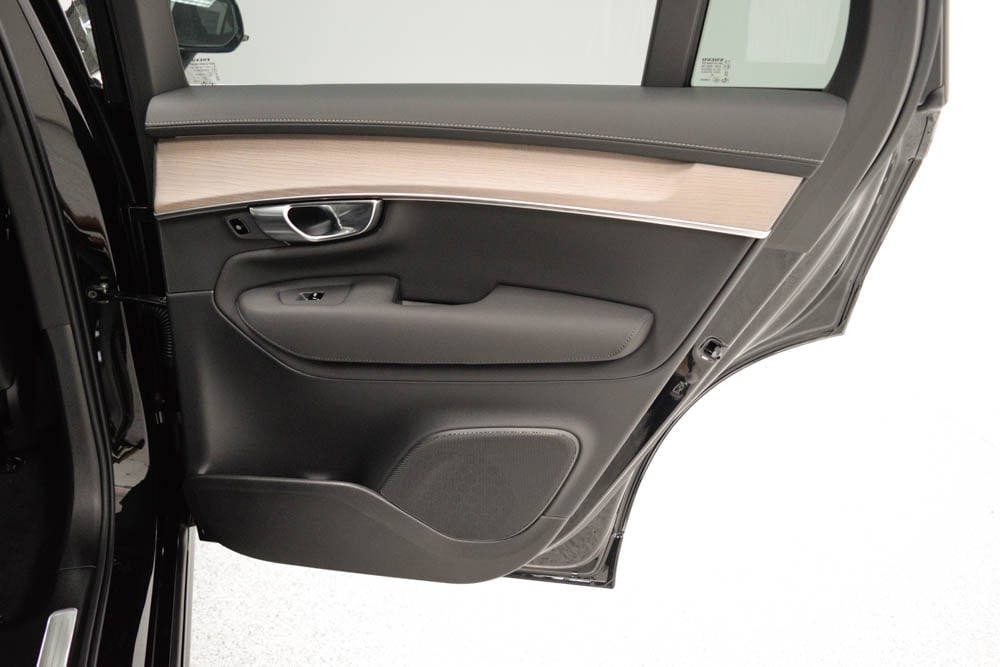2026 Volvo XC90 Plus - Photo 25