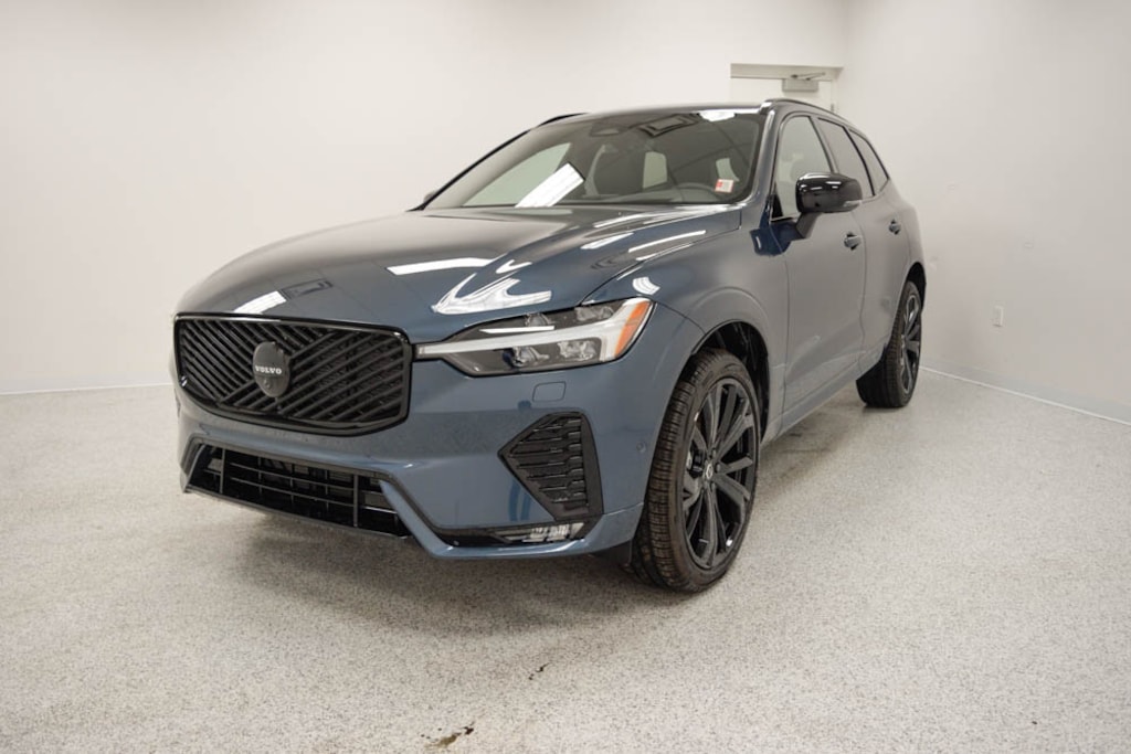 New 2026 Volvo XC60 B5 Ultra Black Edition SUV