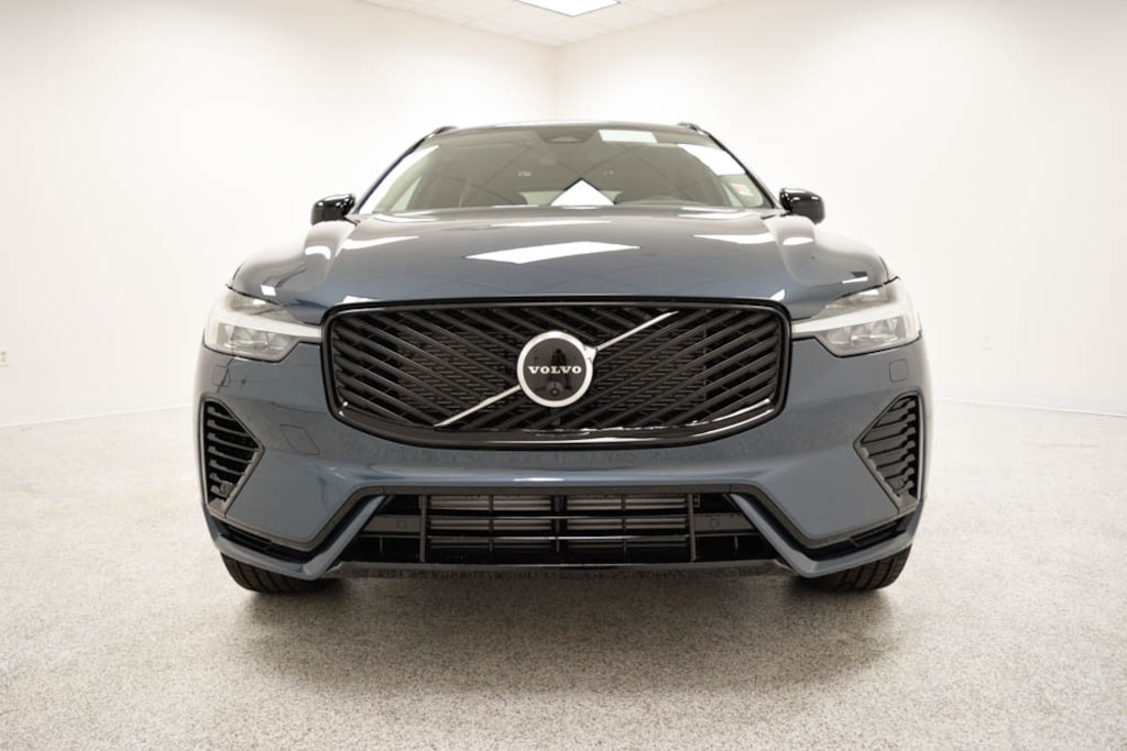 New 2026 Volvo XC60 plug-in hybrid T8 Plus SUV