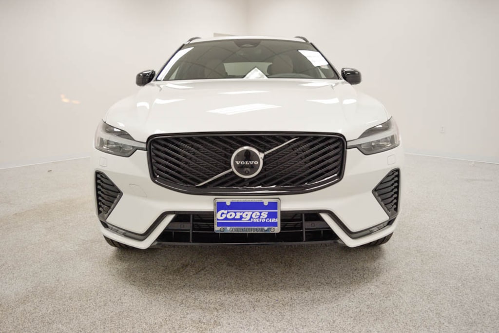 New 2026 Volvo XC60 B5 Plus SUV