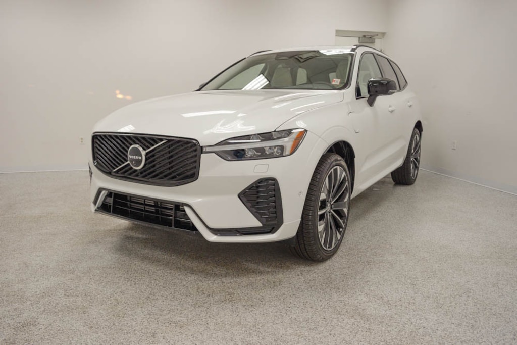 New 2026 Volvo XC60 plug-in hybrid T8 Ultra SUV