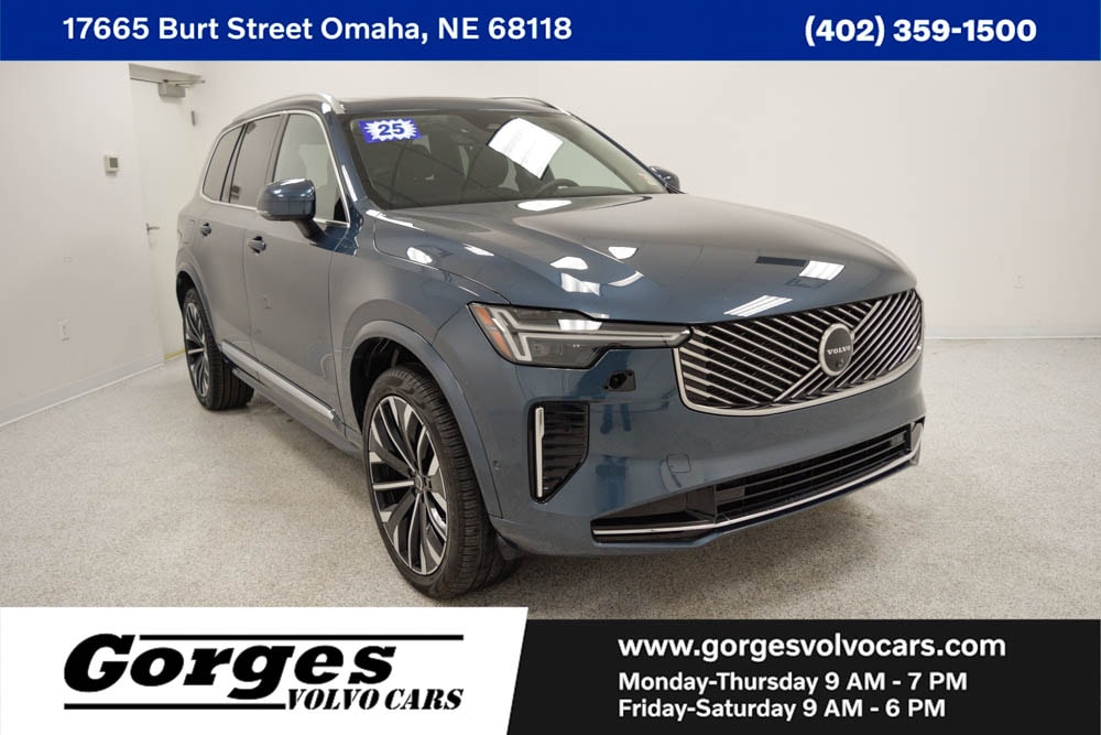 2025 Volvo XC90 Plus's photo