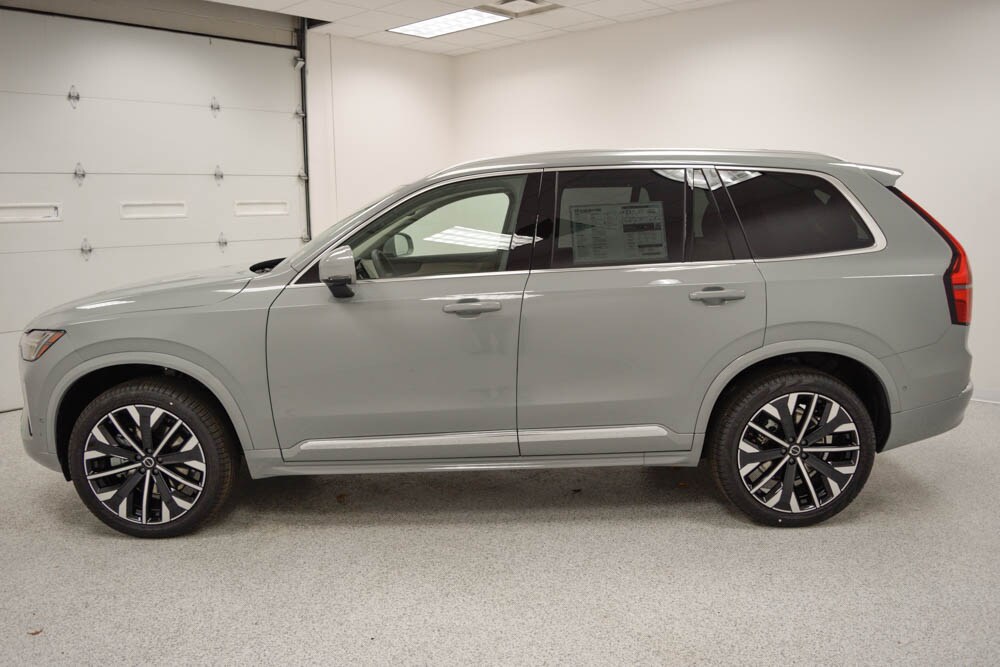 2026 Volvo XC90 Plus photo 3